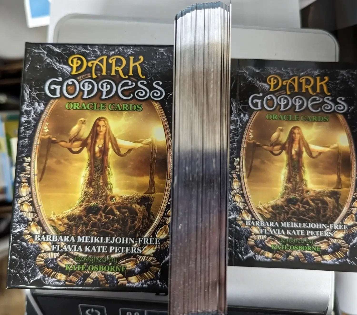 Dark Goddess Oracle Cards - The Bookstore