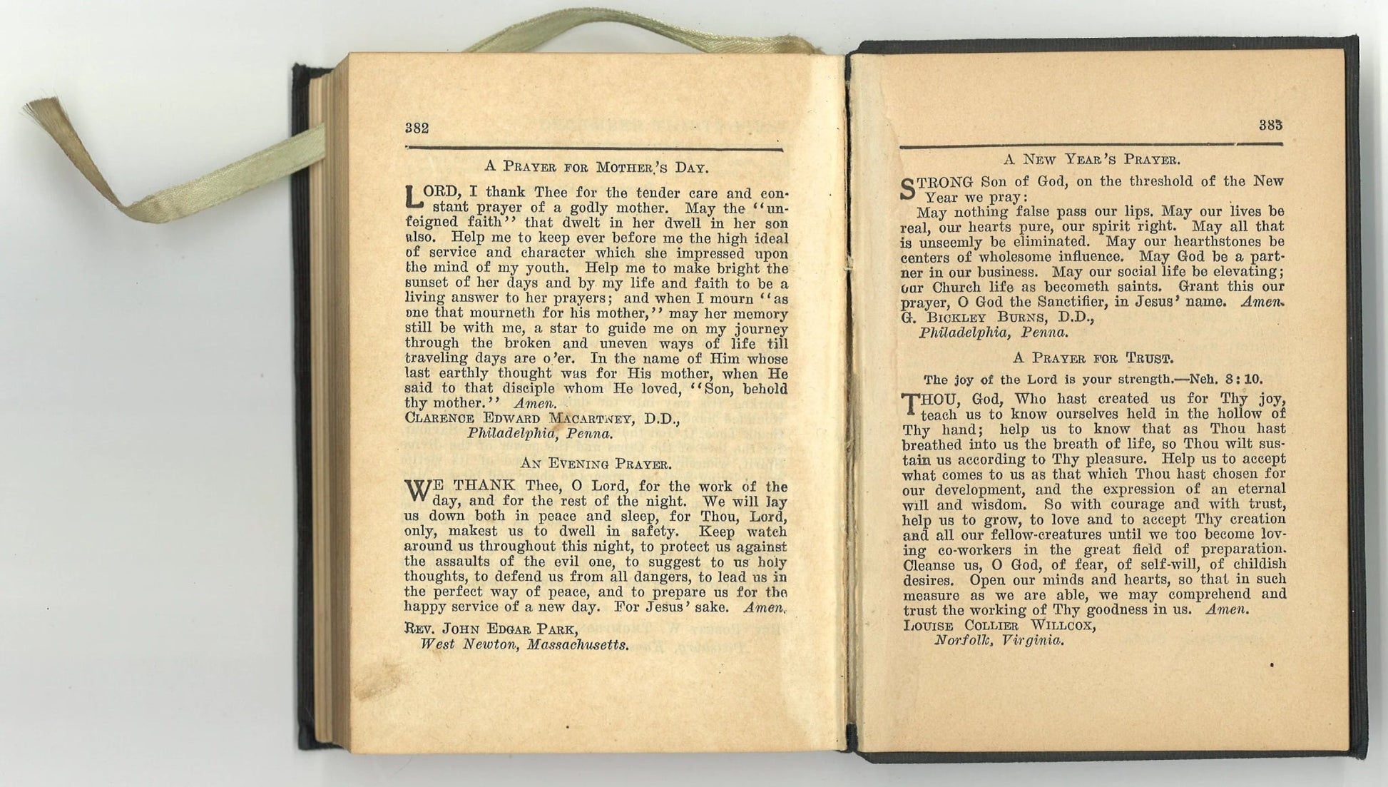 God's Minute: A Book of 365 Daily Prayers Sixty Seconds Long for Home Worship 36 Eminent Clergy and Laymen
