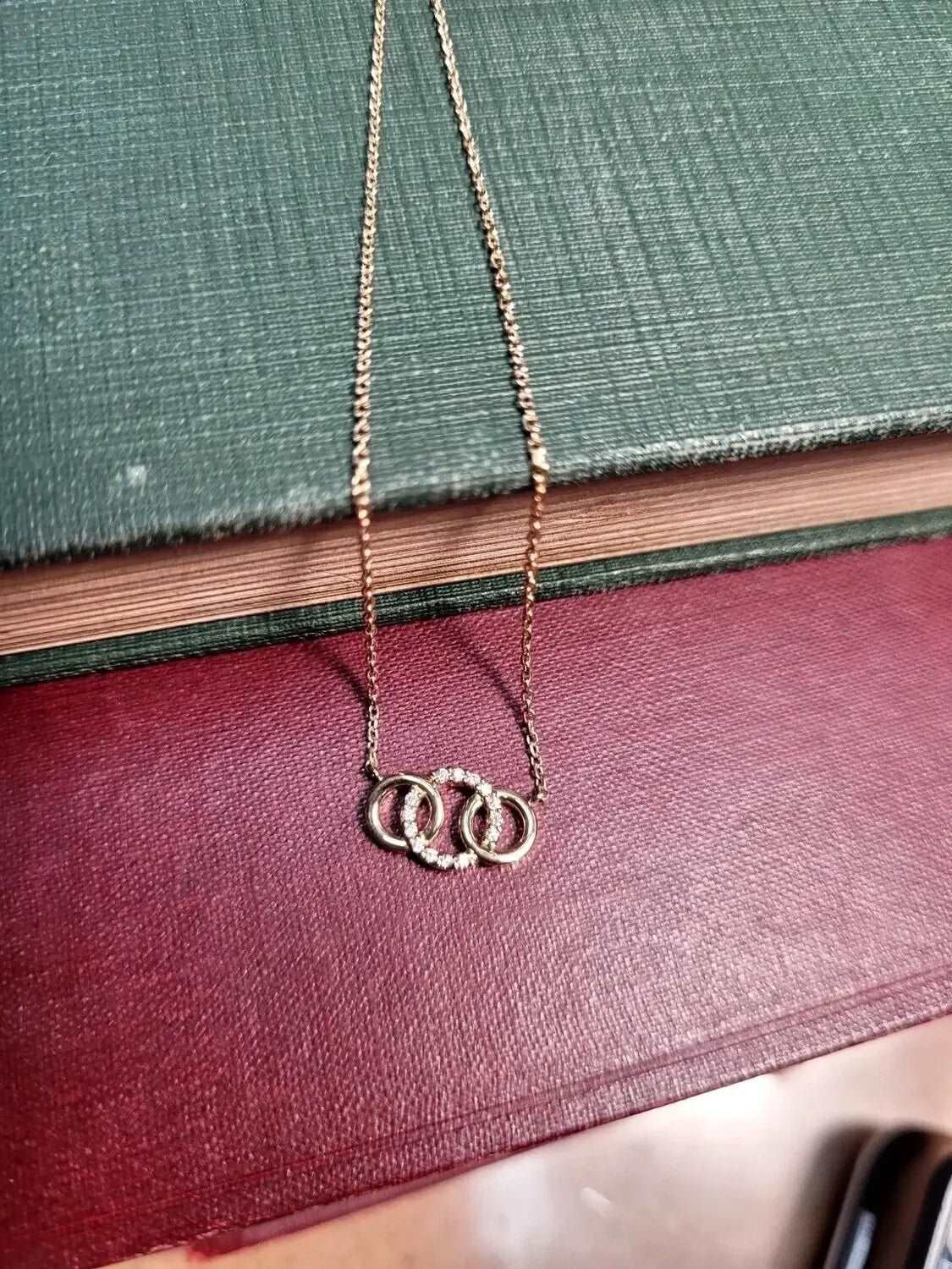 Gold Interlocking Circle Necklace - The Bookstore