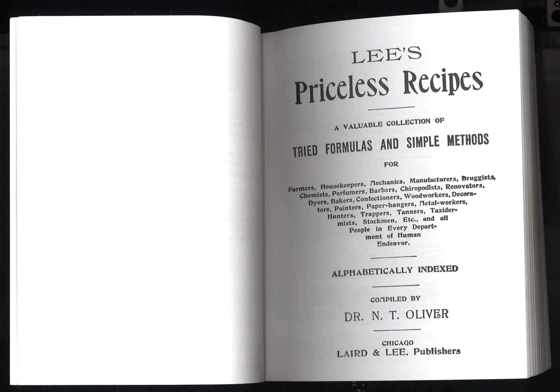 Lee's Priceless Recipes - The Bookstore