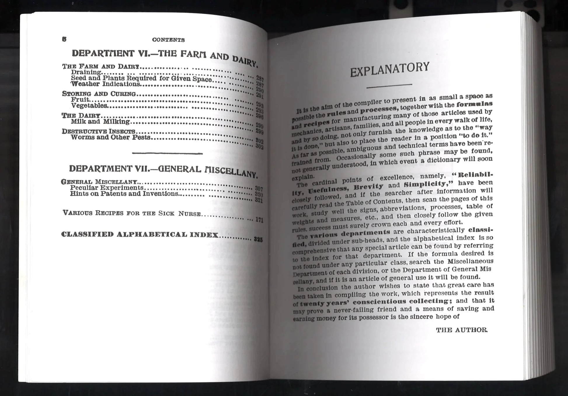 Lee's Priceless Recipes - The Bookstore