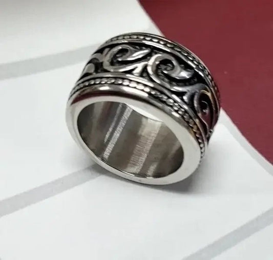 Men's Celtic Ribbon Ring - Size 10 - The Bookstore