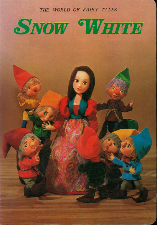 Snow White (The World of Fairy Tales, 11) - The Bookstore