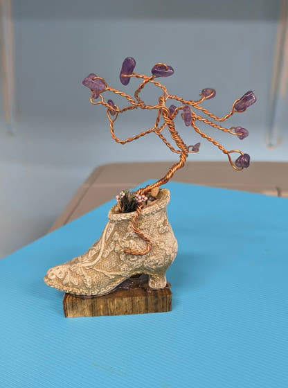 Victorian Elegance Crystal Tree Nella