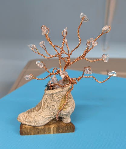 Victorian Elegance Crystal Tree Nella