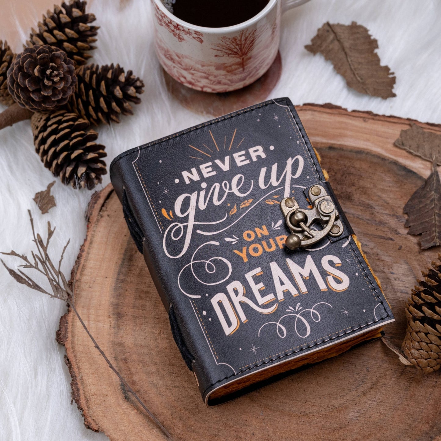 Vintage Leather Journal "Never Give Up On Your Dreams" - The Bookstore