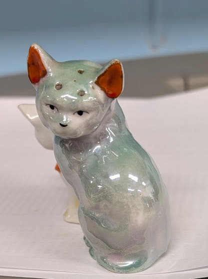 Vintage Salt and Pepper Shaker: Conjoined Cats - The Bookstore